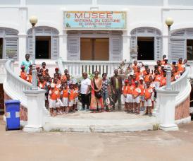 Sortie scolaire au Musée national du costume de Grand-Bassam